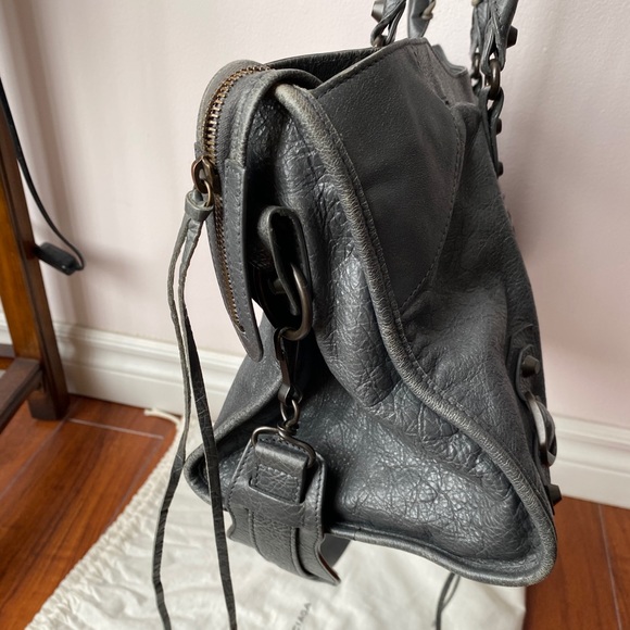 **SOLD**Authentic Balenciaga Classic Part Time - Picture 6 of 10